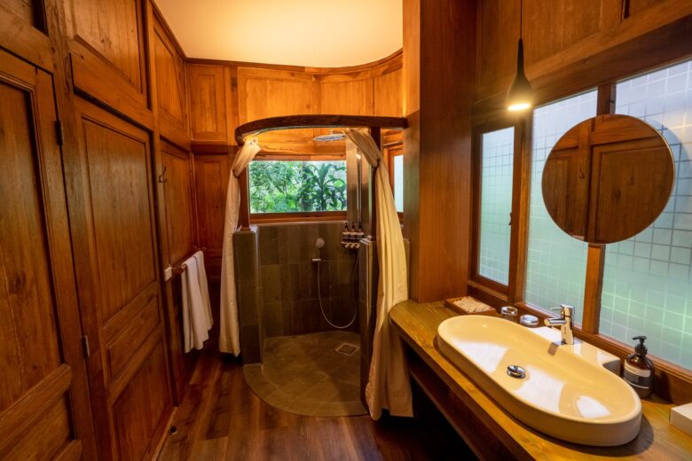Deluxe Suite 10