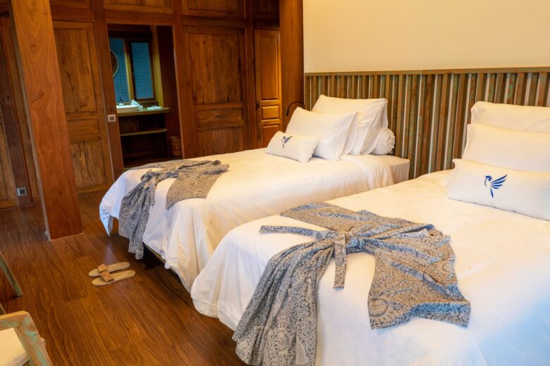 Deluxe Suite 8
